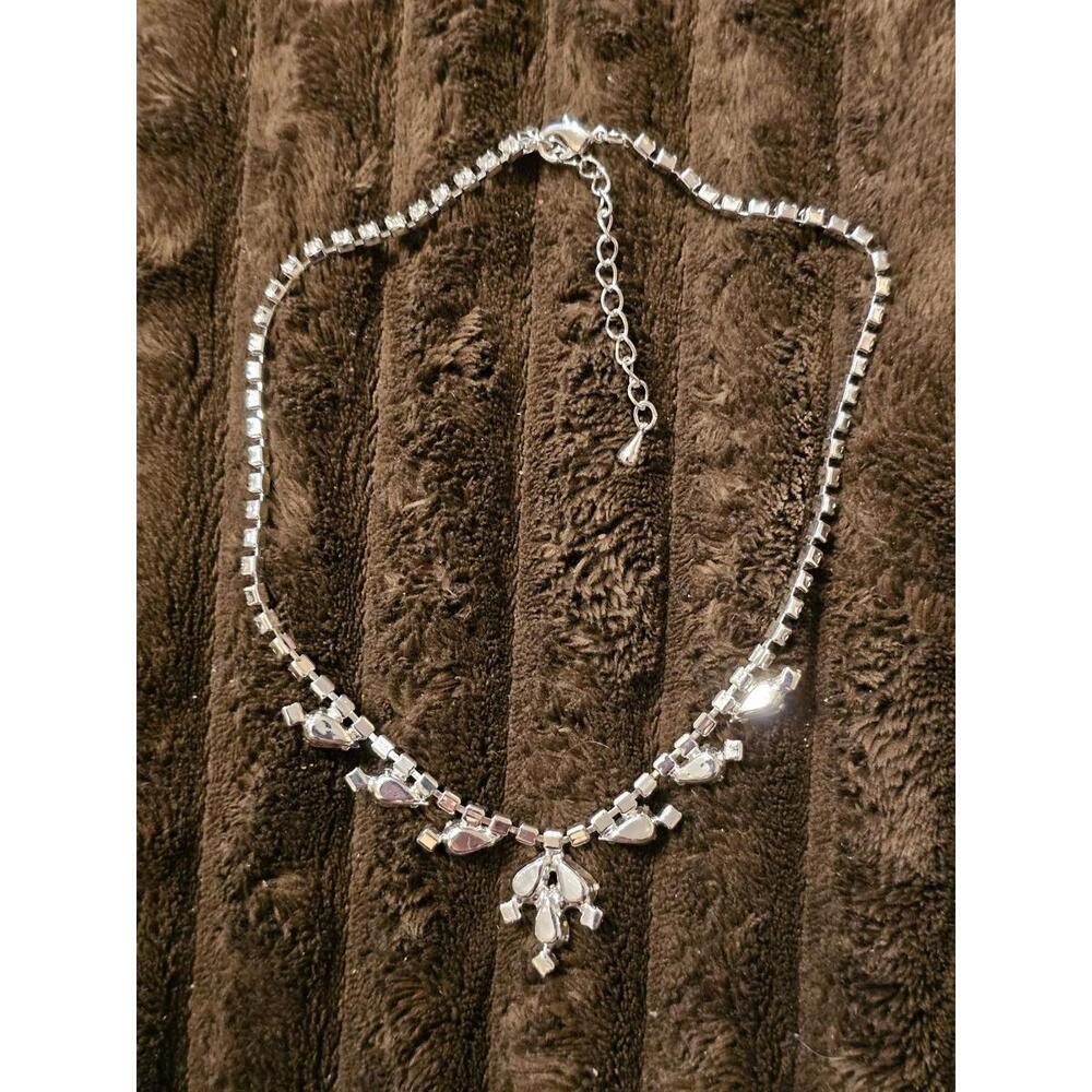 Pretty Rhinestone Necklace - Picture 2 of 2